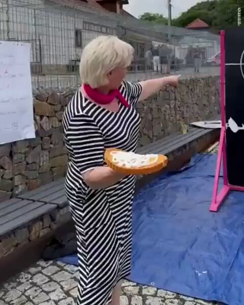 Nevíte, bude Deník N také řešit paní Kovářovou ? 🤔