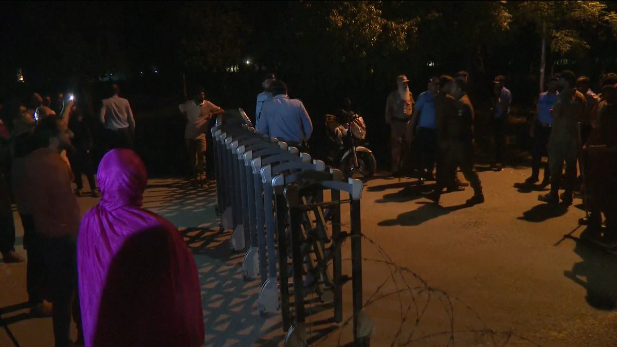 BREAKING: Pakistan's former prime minister, Imran Khan, is being taken from Adiala prison to hospital, following a Supreme Court order that he can have a medical examination, according to local media reports. 🔗