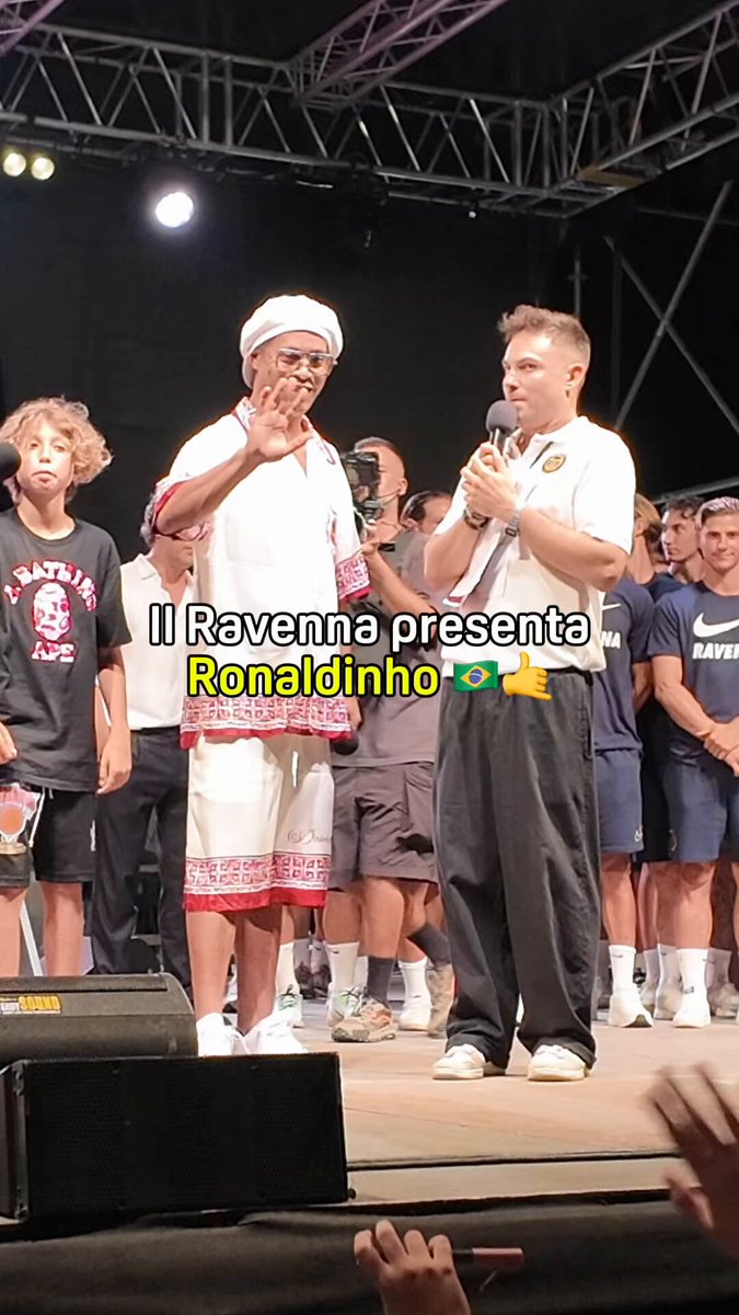 Semplicemente 𝑹𝒐𝒏𝒂𝒍𝒅𝒊𝒏𝒉𝒐 🤙 L'attesa è finita, il Ravenna presenta il suo nuovo numero 🔟 #Ronaldinho #Ravenna #DAZN