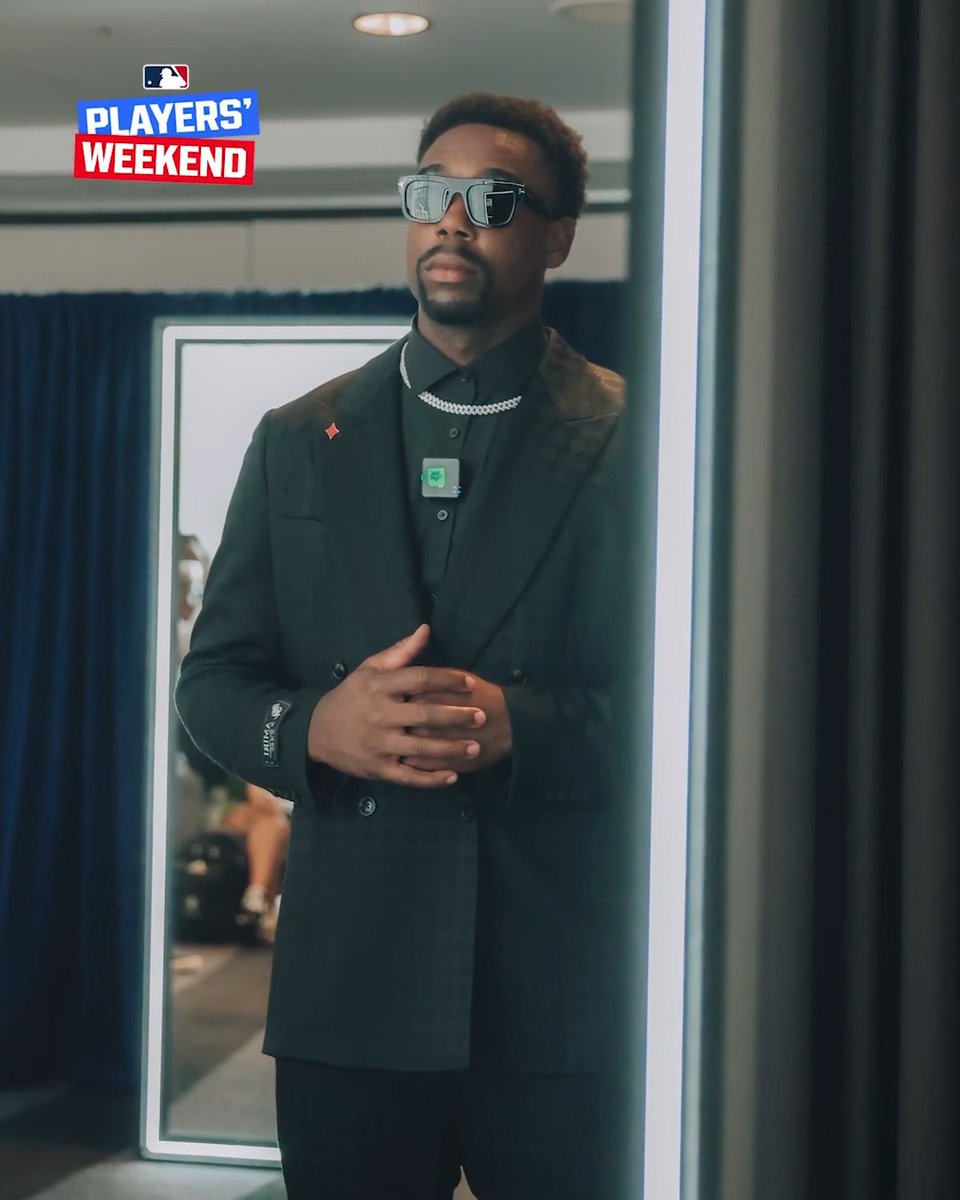 Monday night: winning the HR Derby in tremendous fashion Tuesday afternoon: walking the Red Carpet in LITERAL fashion Jordan Walker put on a show during All-Star Week ⭐ #PlayersWeekend