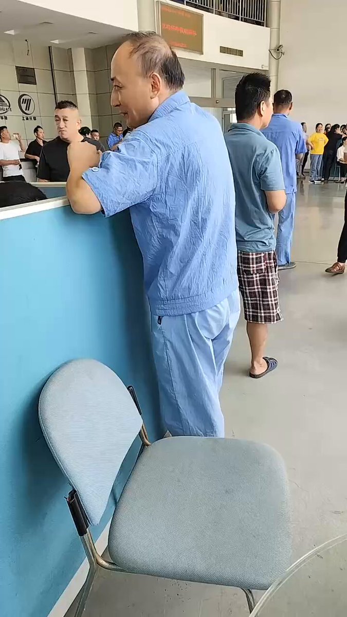 8月20日，上海华特企业集团股份有限公司老板拖欠工资五个月不发，工人们集体写联名投诉信维权，并且已罢工三天。