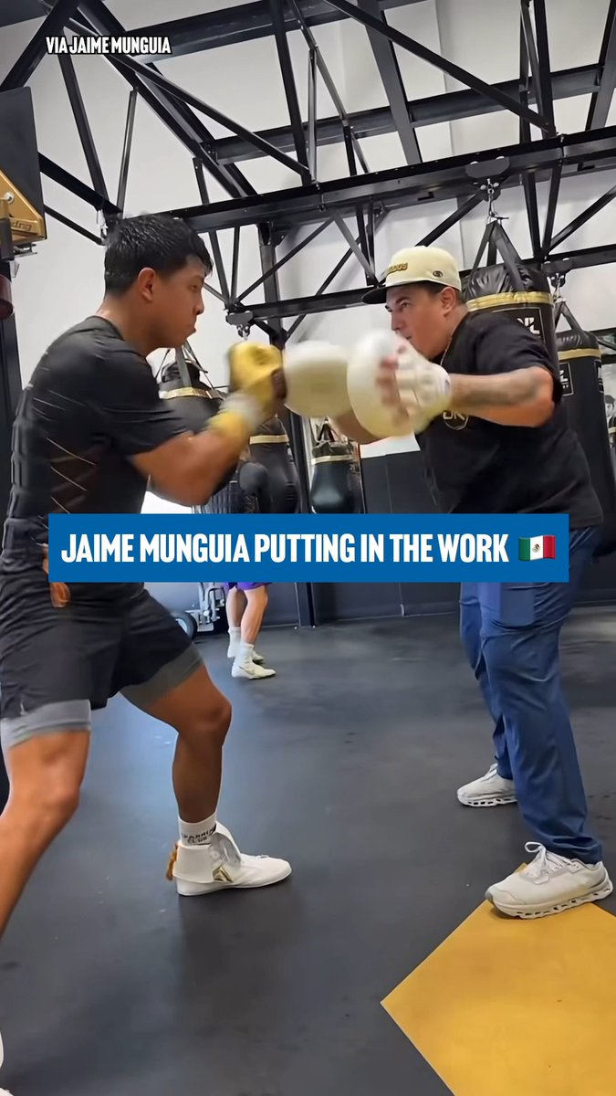 Jaime Munguia is going through the gears with trainer Eddy Reynoso 🔥 🇲🇽 Who would you like to see the WBA super middleweight champ return against❓