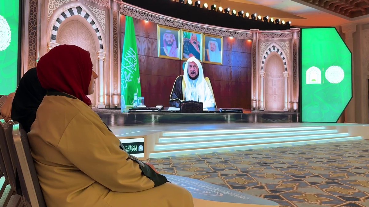 في حفل اختتام مسابقة الملك عبد العزيز الدولية لحفظ القرآن.. حرم خادم الحرمين الشريفين الأميرة فهدة آل حثلين تكرم الفائزات بالمسابقة