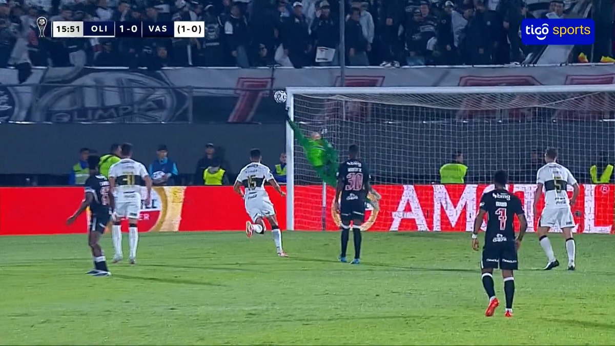 ⚽️🤯 ¡QUÉ GOLAZO! Esteban Matus🇨🇱 marcó el primer gol de la serie y Olimpia sueña con los cuartos de final. Fue un misil directo al ángulo🚀👏. 📺Tigo Sports ▶️Viví la CONMEBOL #Sudamericana en