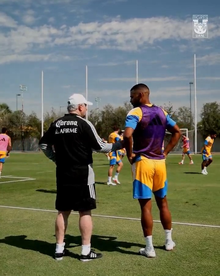 📹🐯 Compromiso, trabajo y comunicación, así fue el primer día de Víctor Manuel Vucetich en esta nueva etapa con Tigres.