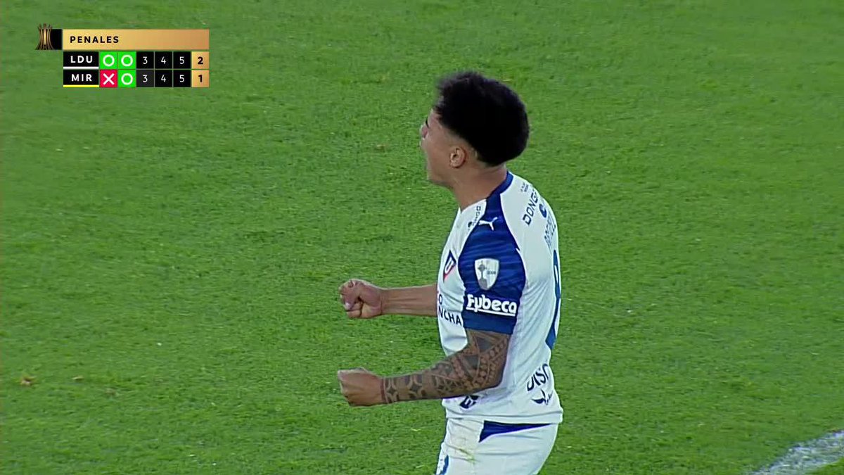 ¡PERSONALIDAD Y EFICACIA! Jesús Pretell asumió la responsabilidad y anotó el segundo penal de LDU en la tanda para la posterior clasificación a cuartos de final a costa de Mirassol. ▶️ Mira la 🏆 CONMEBOL #Libertadores en el Plan Premium de #DisneyPlus