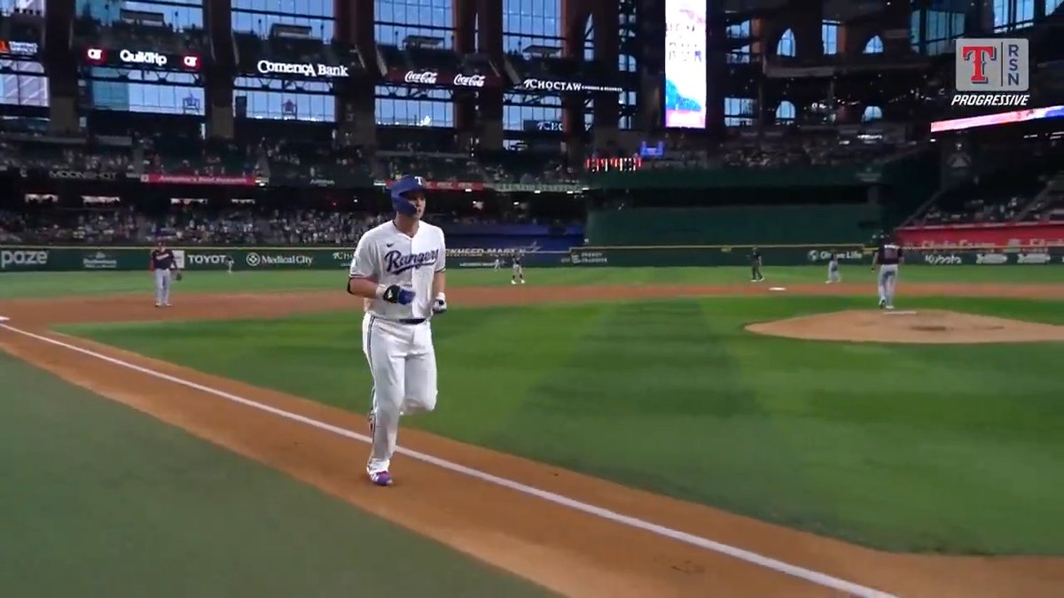 Seager strikes first! #AllForTX