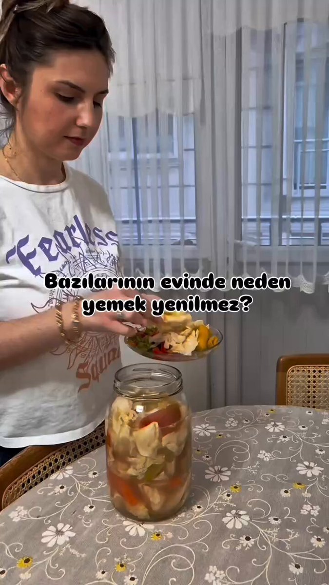 Bir kadının, ‘Bazılarının evinde neden yemek yenmez?’ paylaşımı:
