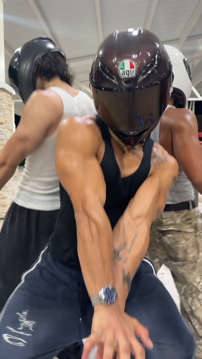 Who’s Bobaclat are you Licking 😜👅 1 2 or 3? Larping Moto papimoto