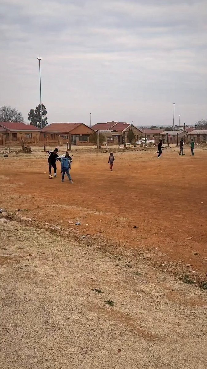 Relebohile Mofokeng showing the kids why he’s their President. President yama2K is too good on the ball💎 Undisputed 🇿🇦🐐
