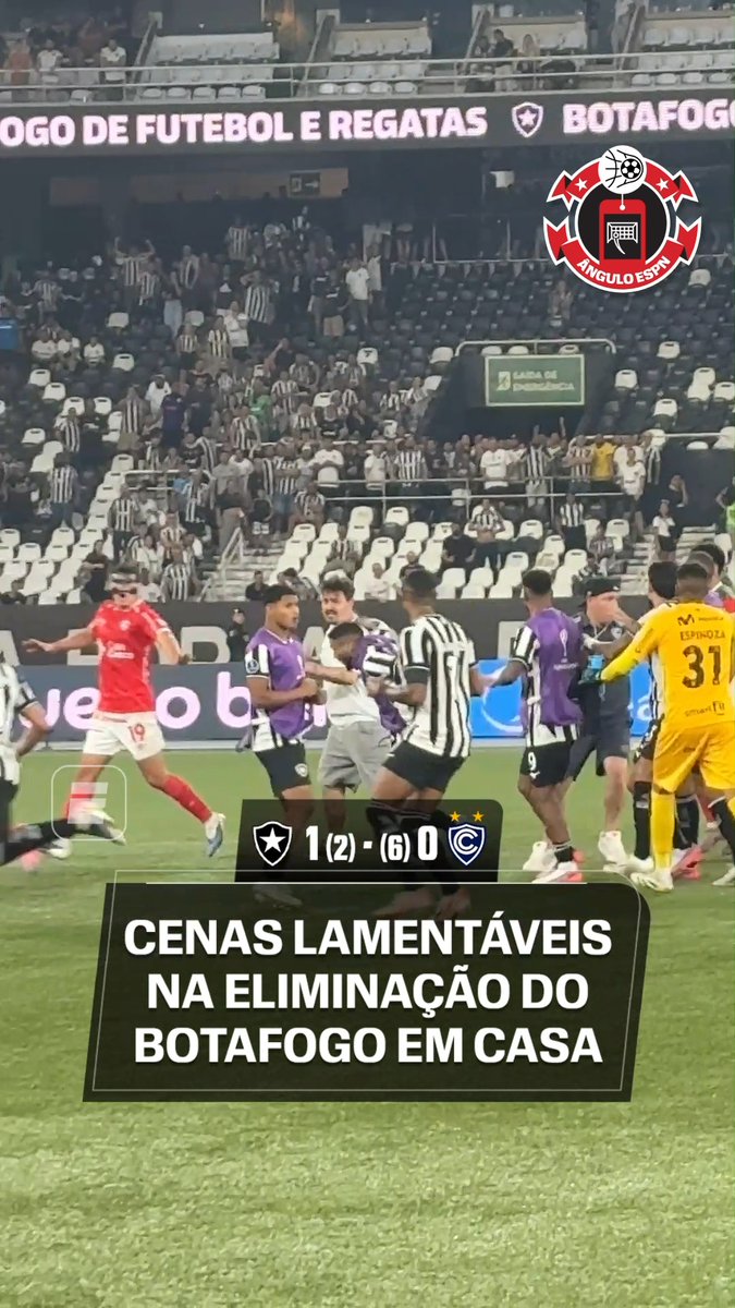 😰😰 A queda do Botafogo para o Cienciano, em casa, logo nas oitavas da Sul-Americana, gerou revolta dentro e fora de campo no Nilton Santos. O Fogão perdeu por 6 a 1 na ida, o que dificultou muito a vida da equipe nesta quinta-feira. Assista à CONMEBOL Sul-Americana na ESPN pelo Plano Premium do #disneyplus #SulAmericanaNaESPN #Botafogo #Cienciano