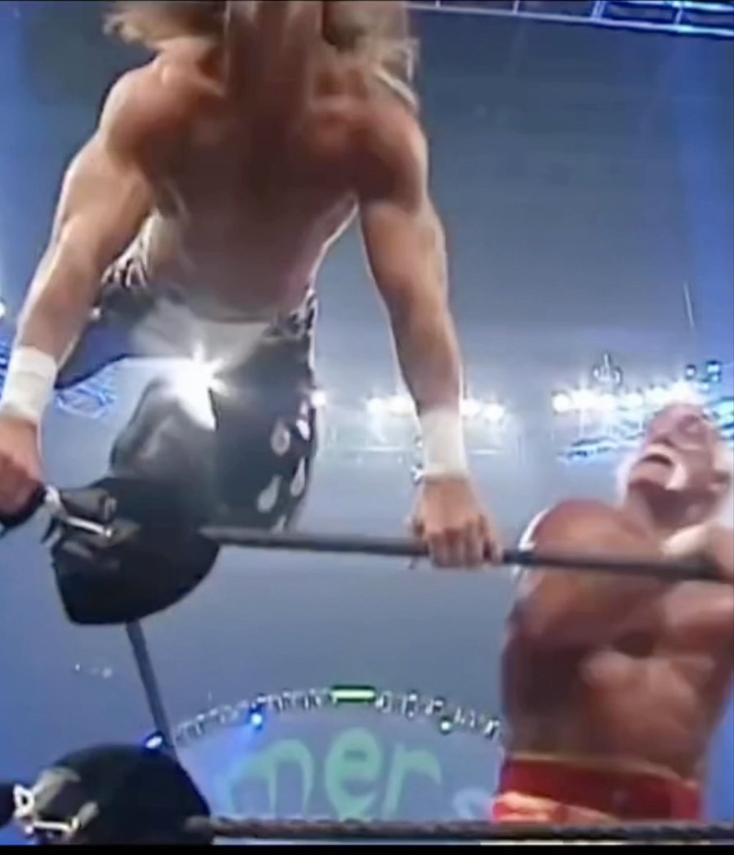 SHAWN MICHAELS WENT OUT THERE AND LEGIT EMBARRASSED HULK HOGAN OUT THERE MAN 😭 THIS IS SO INSANE TO LOOK BACK AT AND WATCH