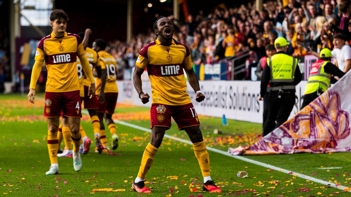 8,500 Motherwell fans go mental 🧡 Another special, special moment.