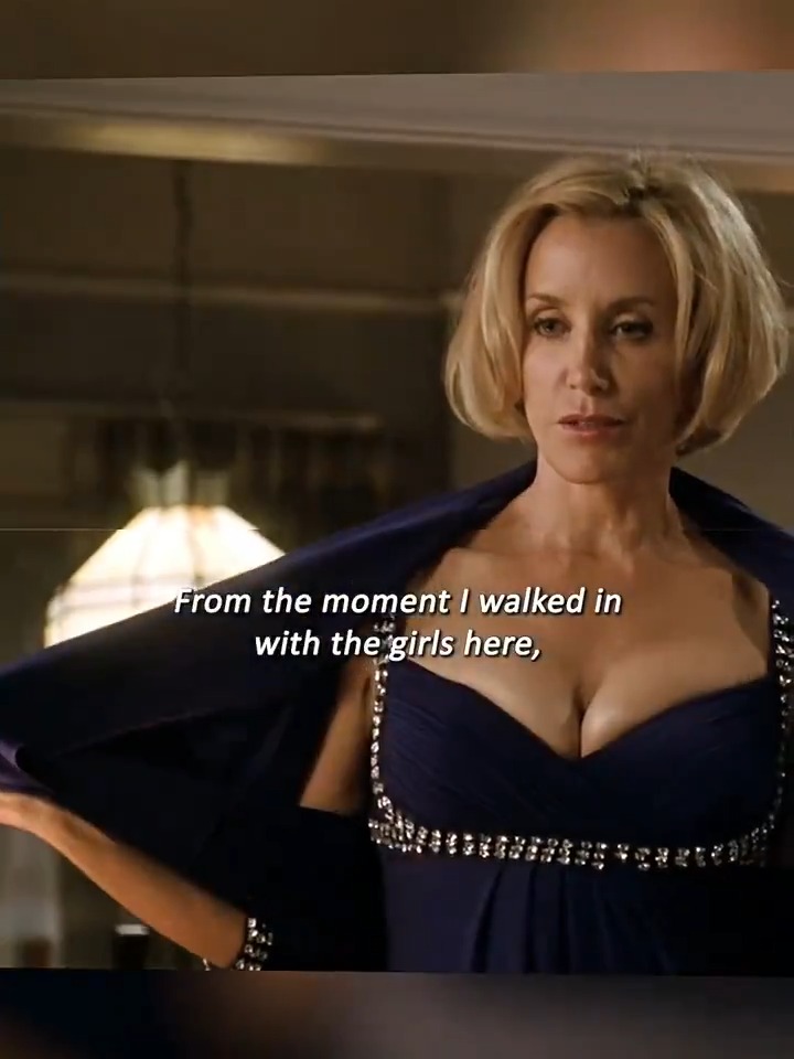 Lynette Scavo using a completely false breast enhancement rumours to distract male clients and close a major deal is elite hustling. 🔥 And Carlos thinking Lynette got a boob job and telling her to persuade Gaby to get one too is peak unhinged Desperate Housewives. 💀 watch till the end 🍿
