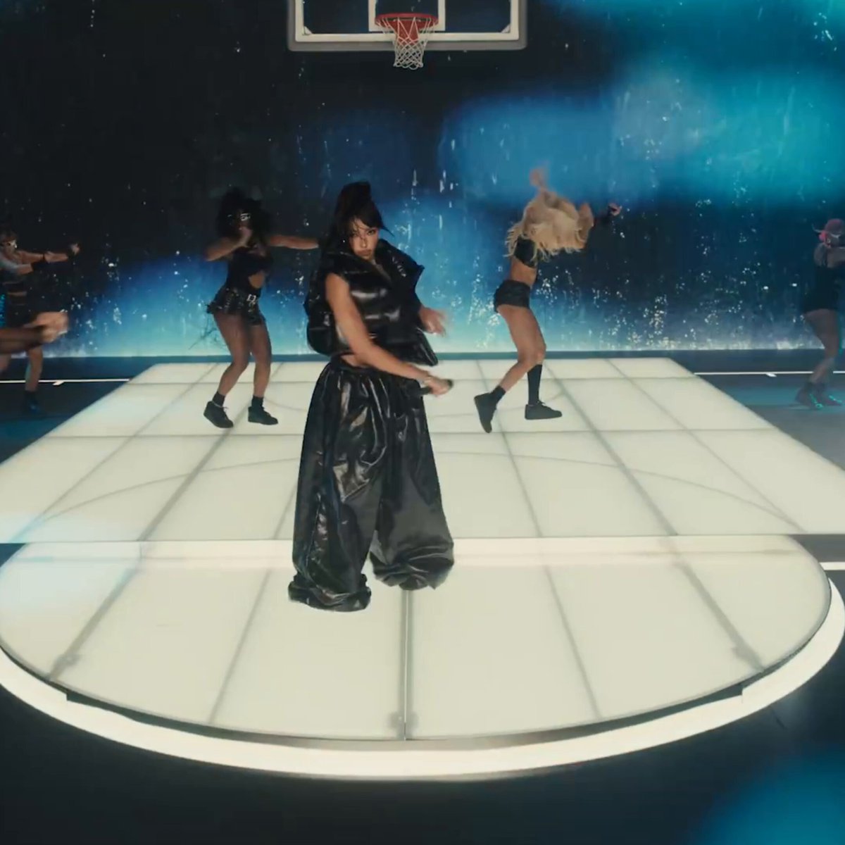 Tinashe performing “Crash Out” for Amazon Music’s “In the Paint.”