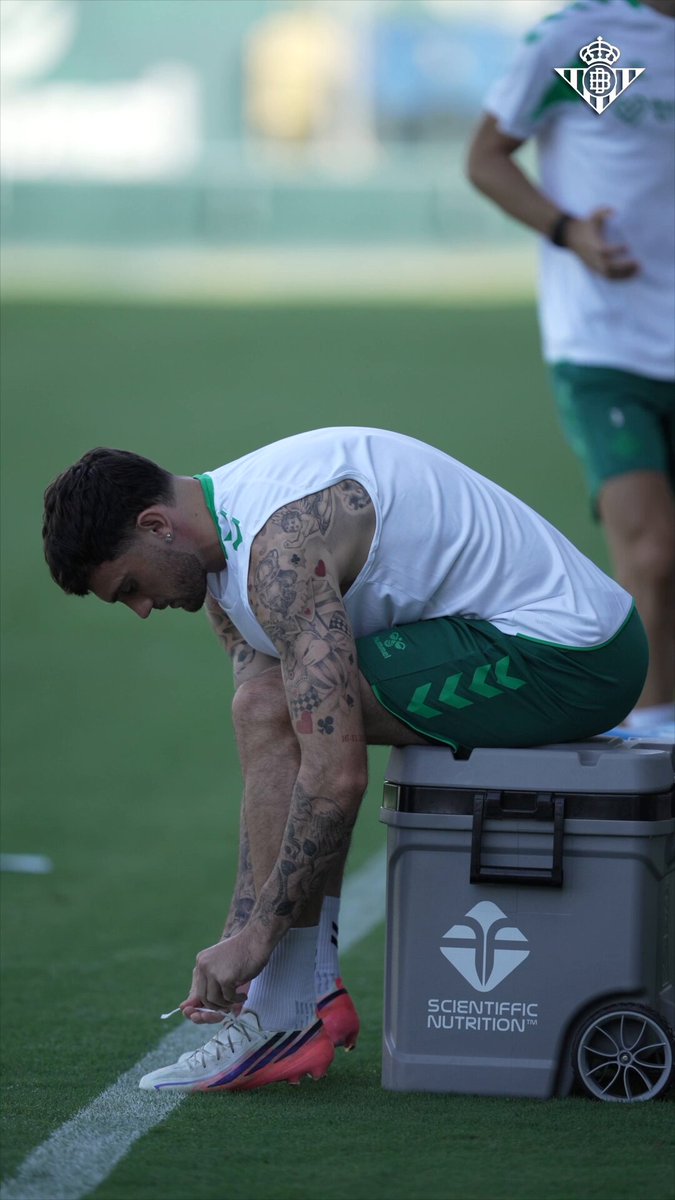 Primer día de trabajo para Troy Parrott 🦜😁