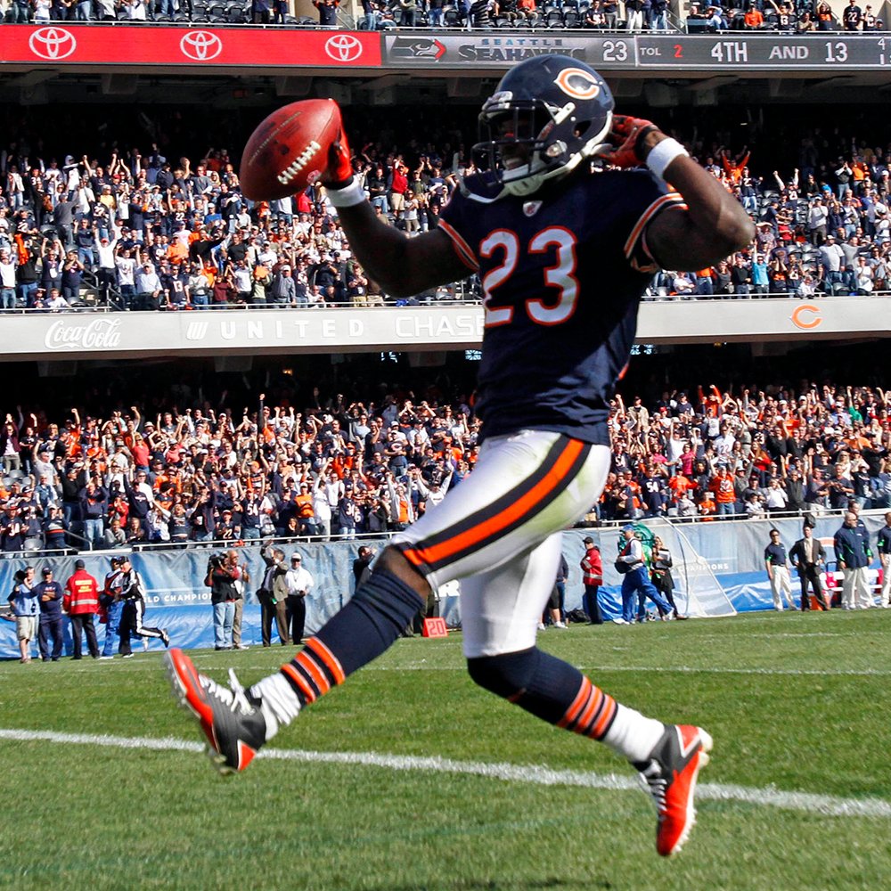 We are just 2️⃣3️⃣ days away from #DaBears kicking off in Week 1 vs. the Carolina Panthers. Enjoy nearly 4 minutes of Devin Hester highlights to start your day. :)