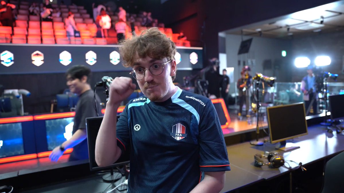 "I typed in the chat, "Do you believe in the reverse sweep?" and they said no. Where are they now? 😭😭" KroxZ | Équipe de France OW 🇫🇷 | #OWWC2026