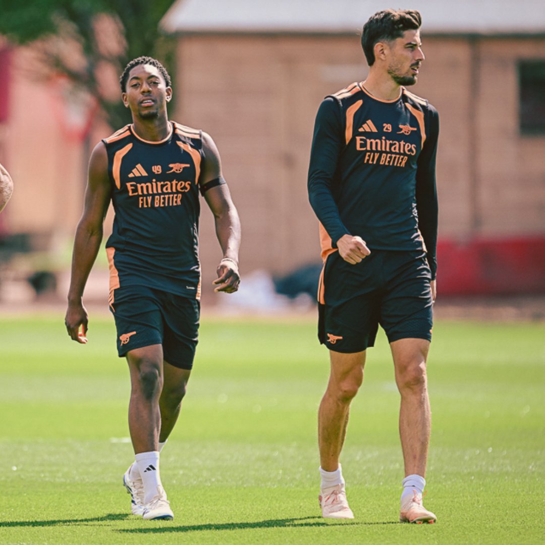 Back to it tonight ✊ Watch Inside Training at Sobha Realty Training Centre now on The Arsenal App 📺