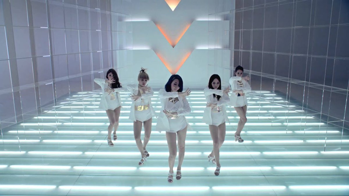 14 years ago today, KARA released their 5th Mini Album ‘Pandora’ with the title track of the same name