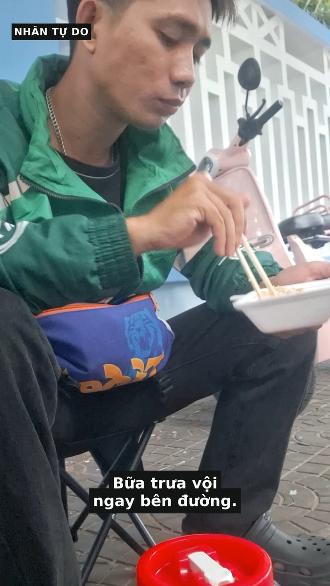 Hành trình làm lại từ đầu ở Quy Nhơn, tuy nó hơi cực tí nhưng bù lại được cái nó chán, đại đại đi. Có cái gì bắt đầu lại mà mượt liền đâu hè hè. Người chứ có phải xe đâu bà đề 3 cái bốc đầu he.