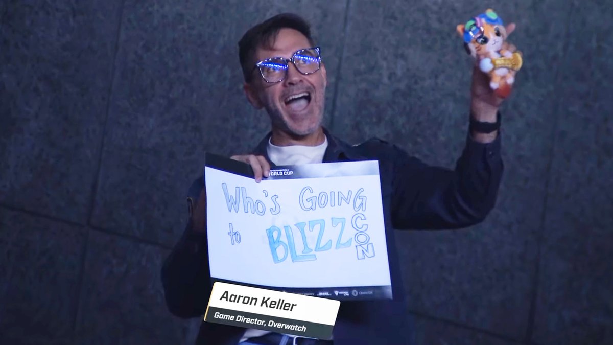 New #Overwatch Aaron Keller Dance 👋 Aaron Keller made a cute appearance in Busan, South Korea!