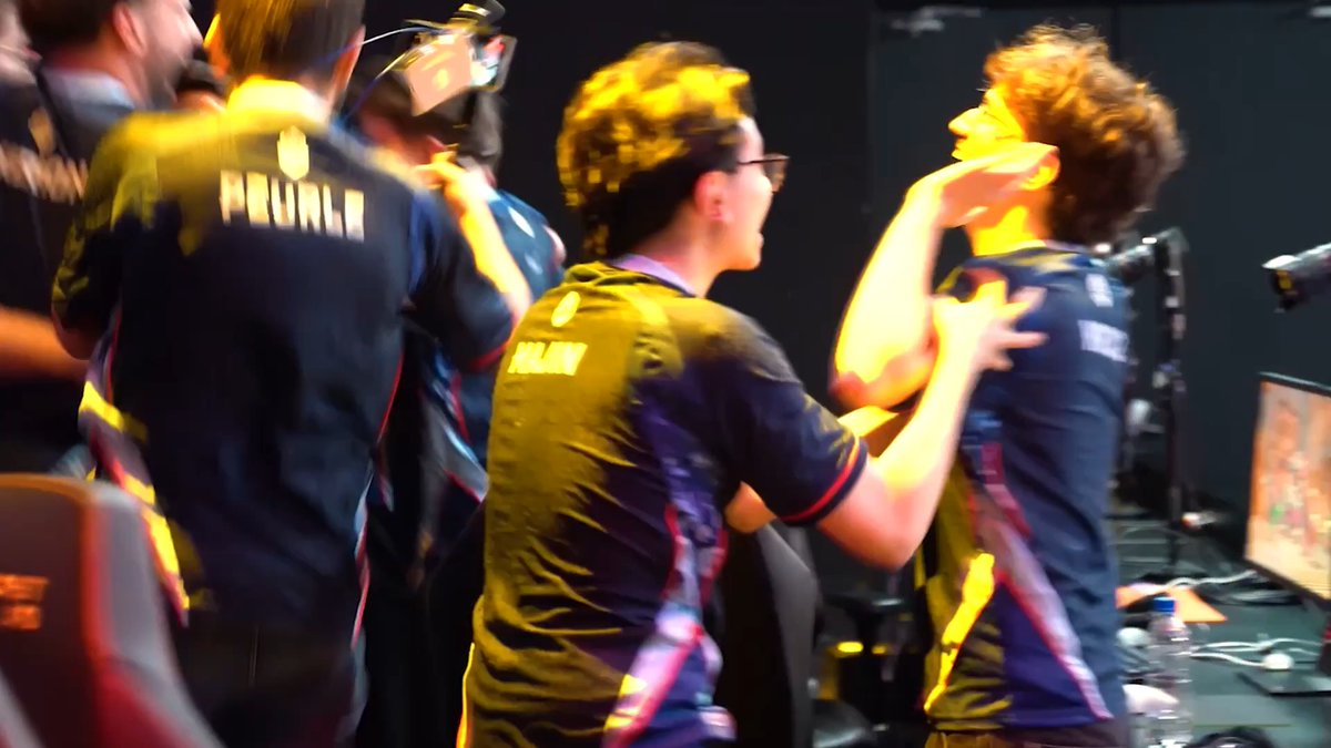 The moment Équipe de France OW 🇫🇷 delivered one of the greatest upsets in World Cup history. Fair warning: it's a loud one 🔊🎚️ See their 5-map fiesta and so much more in the #OWWC2026 Group Stage Day 2 rebroadcast, live now with drops! 🟣🔗⤵️