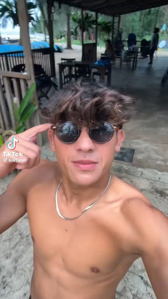 hensem gileee😭