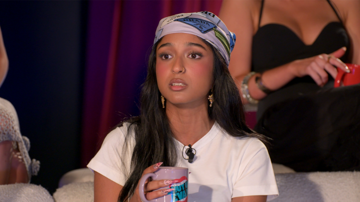 When it came to Team Ben vs. Team Paxton, Maitreyi Ramakrishnan chose chaos. 🎙️: Shut Up Evan