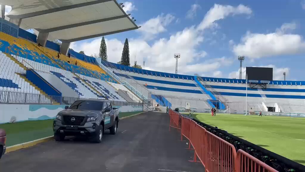 🔥🚨LES GUSTA AFICIONADOS? Así luce el estadio Nacional con el trabajo de pintura realizado por las autoridades de CONDEPOR HONDURAS