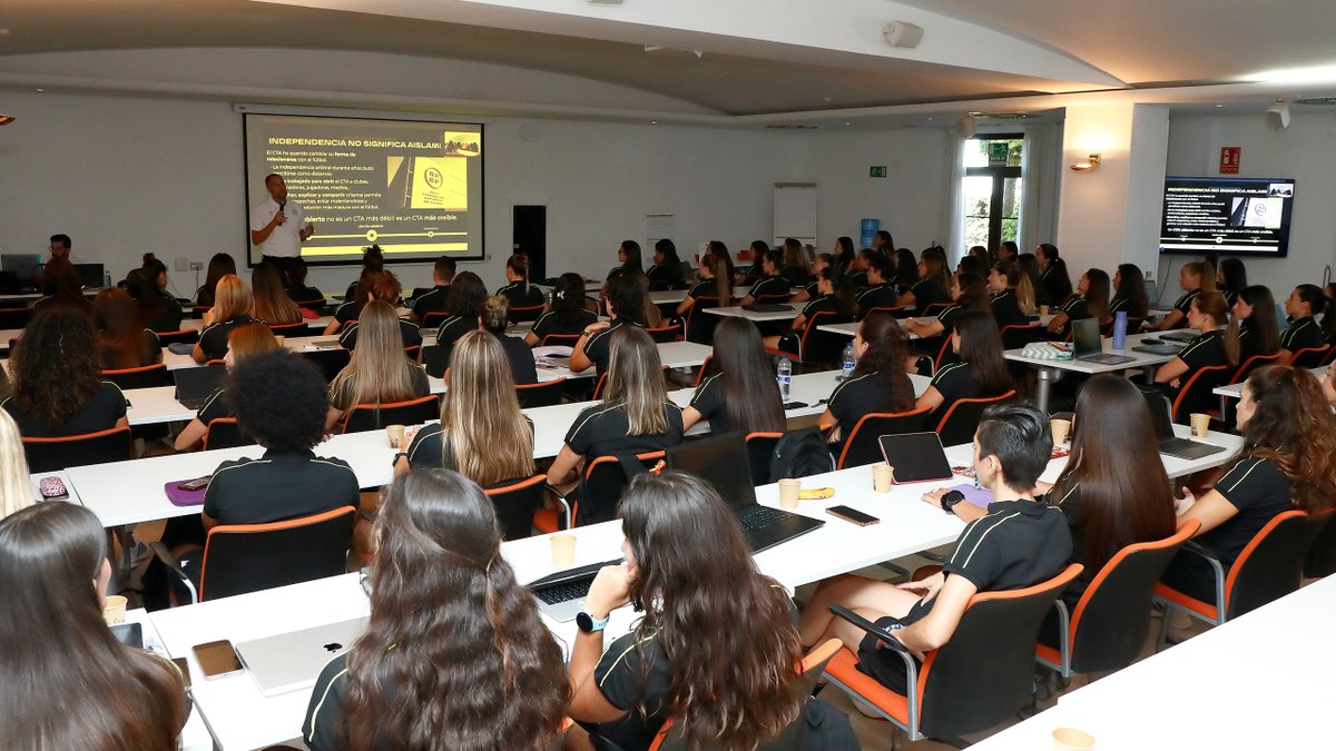 📹 Las árbitras de Primera División y Primera Federación, de formación. 💡 Luz verde a la 𝗻𝘂𝗲𝘃𝗮 𝘁𝗲𝗺𝗽𝗼𝗿𝗮𝗱𝗮 con una visita muy especial.