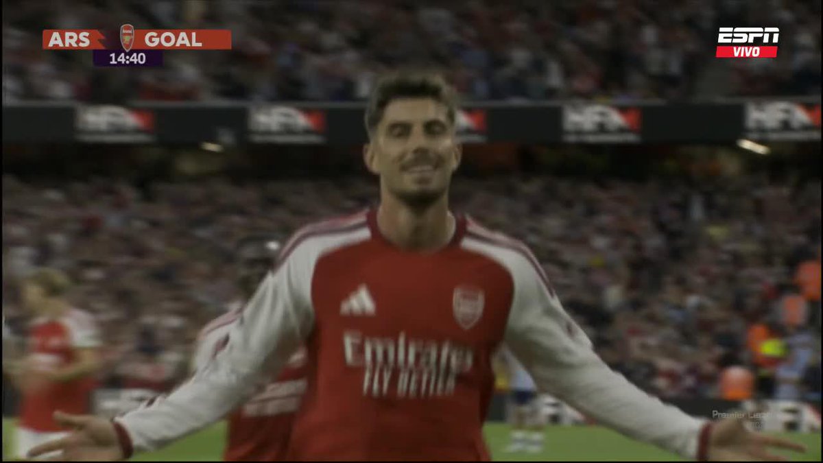 ¡LA COBRA ARRANCA LA TEMPORADA ENCENDIDA! El alemán Kai Havertz apareció en el centro del área tras el pase de Calafiori y definió de primera para el 1-0 de Arsenal vs. Coventry. 📺 Mirá la Premier League por #DisneyPlus Plan Premium