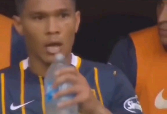 Farmear Aura es cuando Teofilo Gutierrez le metió un gol a Boca y celebra con la banda de River en la Bombonera 🚬