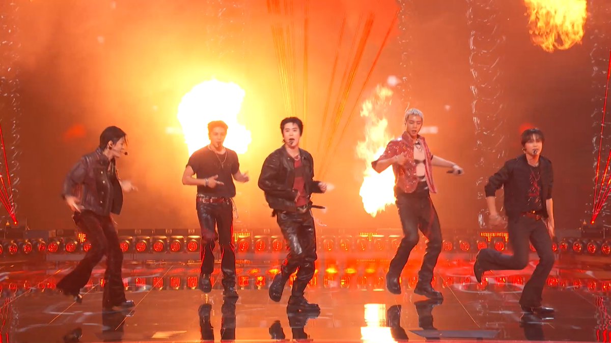 We can't stop thinking about this iconic performance by NCT 💚
