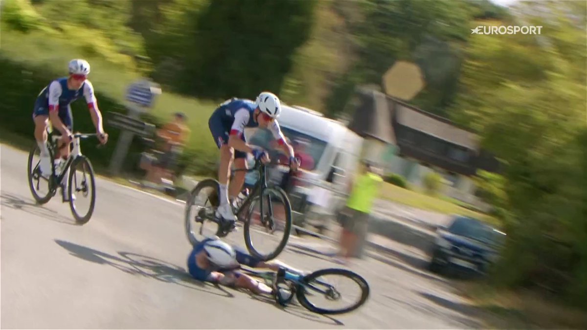 ¿Es la salvada del año? ¿O del siglo? 🤯 #LaCasadelCiclismo