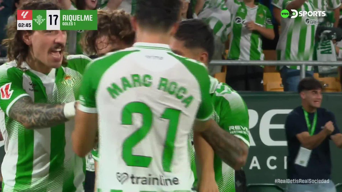 🇨🇴 ASISTENCIA perfecta de Juan Camilo ‘Cucho’ Hernández para el 1-0 de #RealBetis ante #RealSociedad, al 63’, por LaLiga