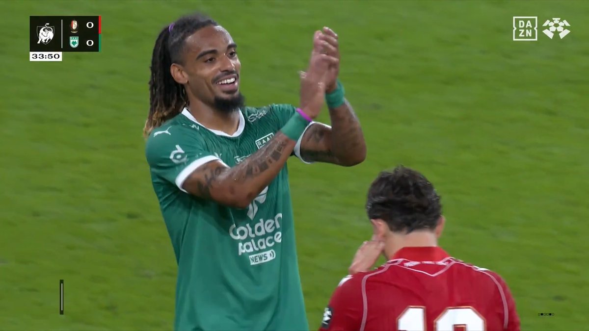 🟥 | Yllan Okou s’est littéralement fait expulser à force d’applaudir. 👏😂 #STARAL