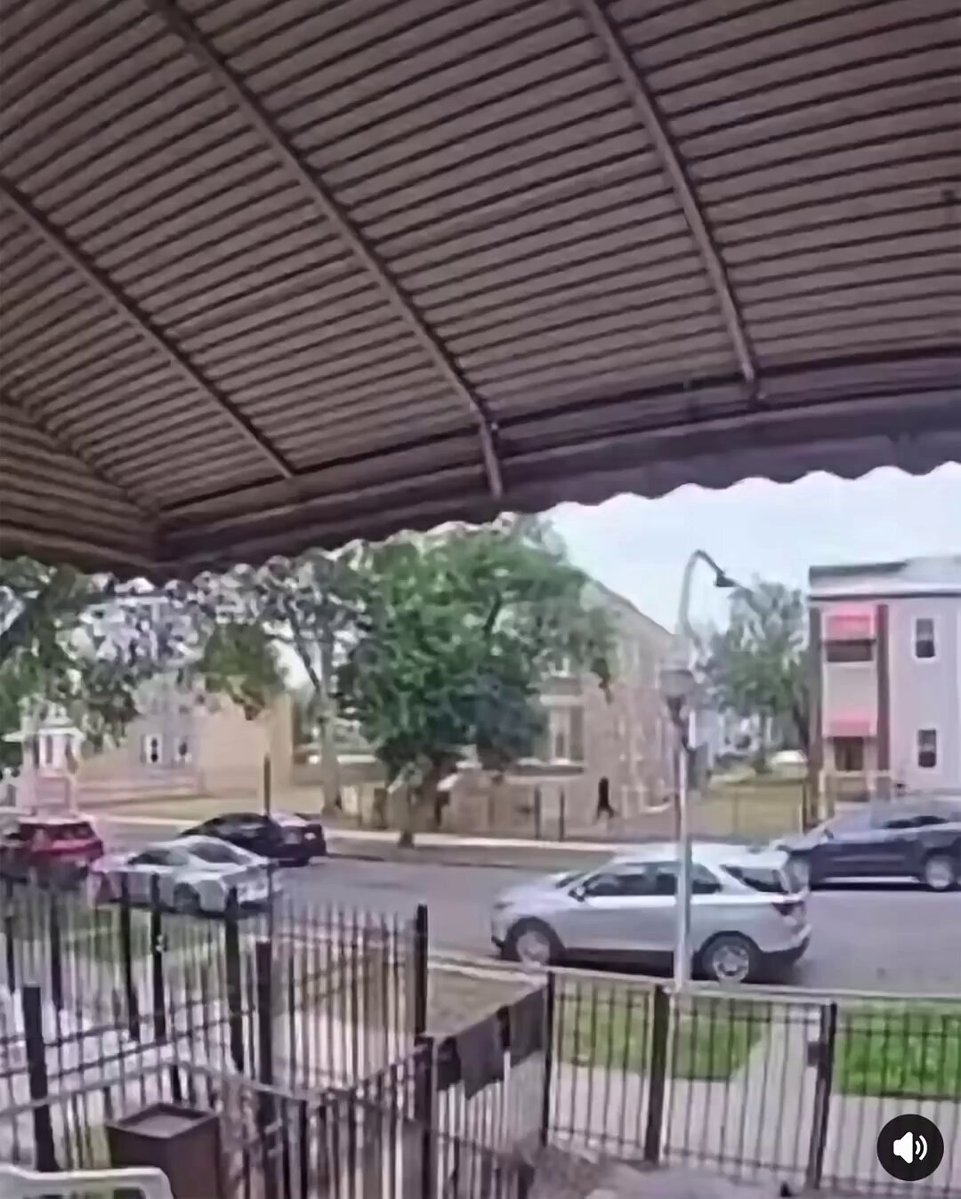 Let's check in on Chicago......... Evidently, crime is still a big problem.