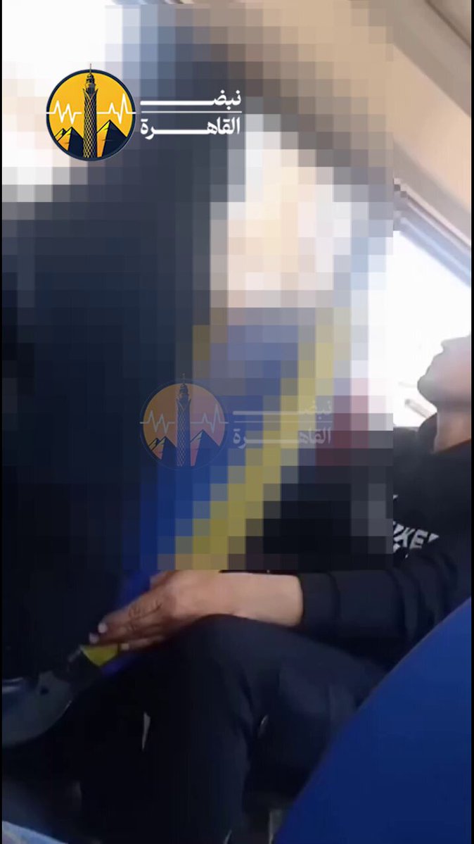 قد أمه.. شاب يتحرش بسيدة داخل أتوبيس نقل عام