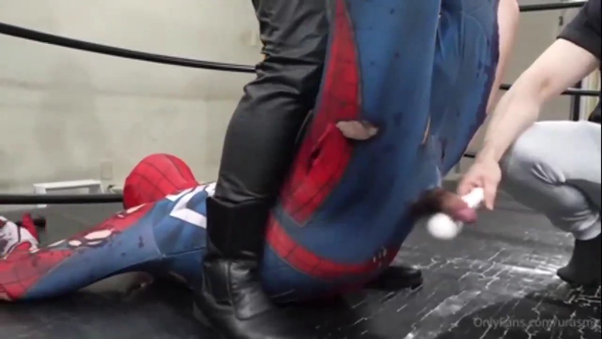 Horrible day for Spidey and his tiny little Spidick 🤏🏻