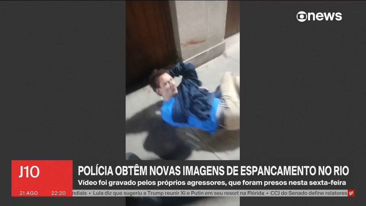 Polícia obtém novo vídeo de espancamento em Copacabana, no Rio. Homem foi acusado injustamente de roubar uma bicicleta, não resistiu aos ferimentos e morreu. ➡️ #J10 – de segunda a sexta, às 22h, na #GloboNews