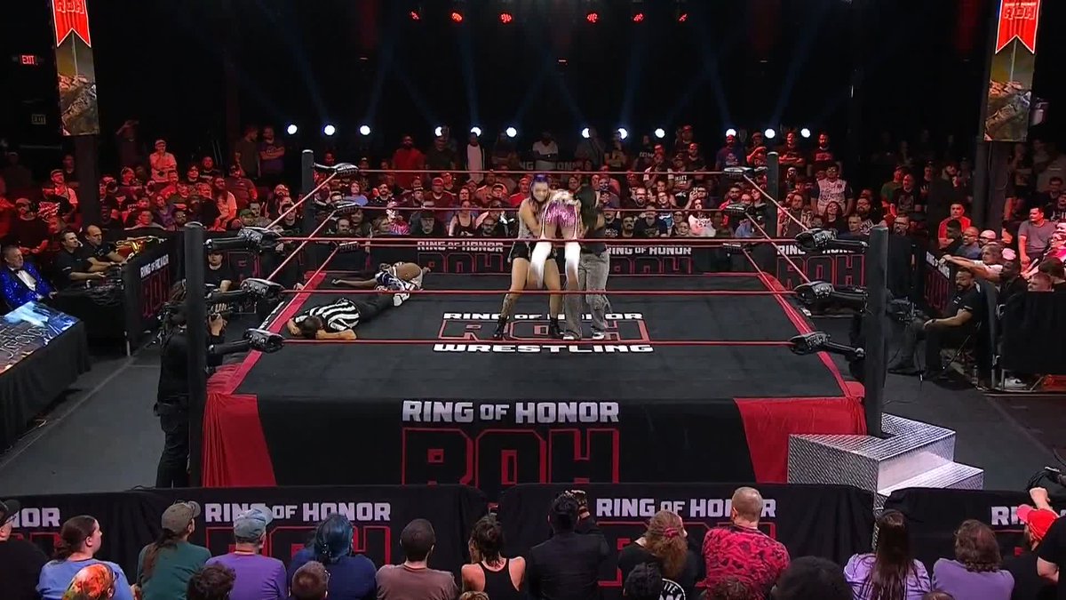 The momentum shifts again as 葉月/HAZUKI regains control! Watch #ROHDBD LIVE on #HonorClub