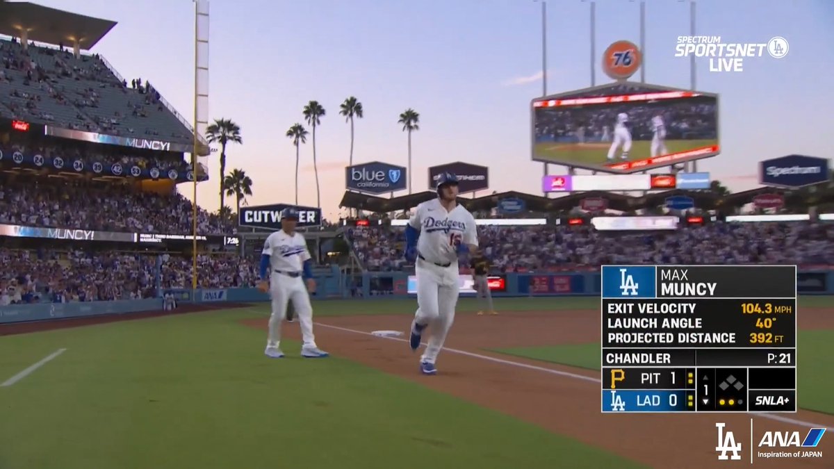 Before Tommy's walk-off, Max hit homer No. 26! Dodgers x All Nippon Airways