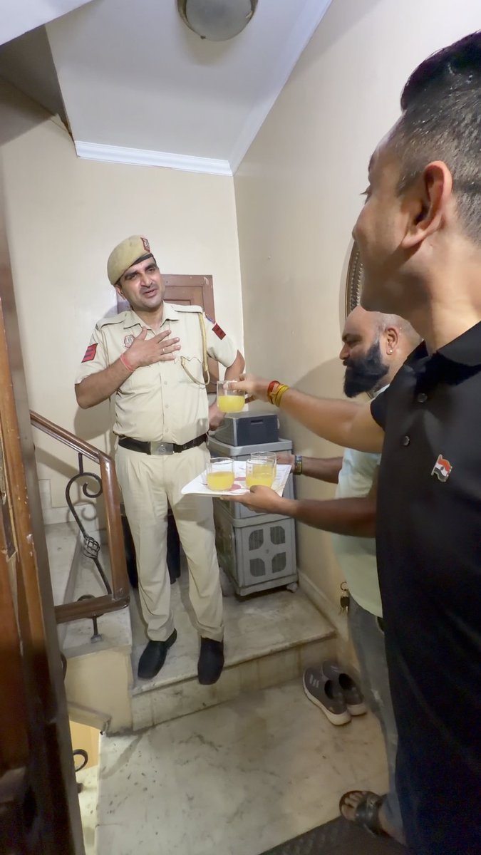 Team Bharat and Tehseen Poonawalla serves the Police ‘Ganne ka Juice” since it’s going to a luxury soon so enjoy it till the luxury lasts