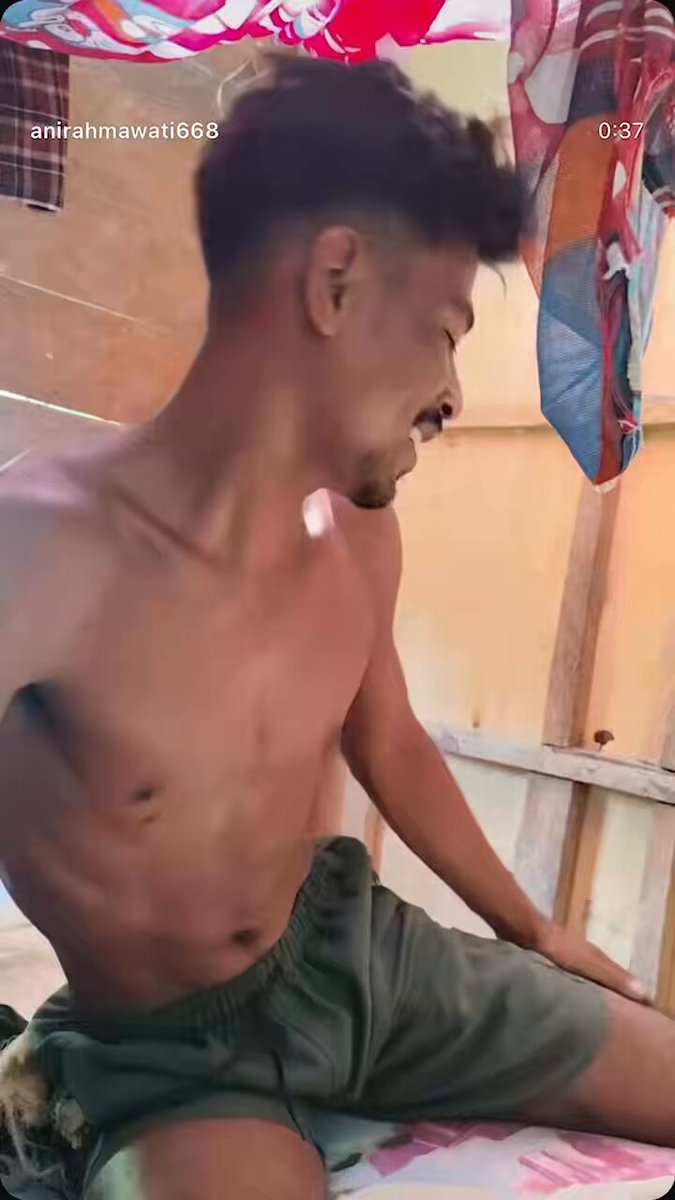 Aduh mas, kelek mu lebat dan hitam😭🤤😰🥵💦