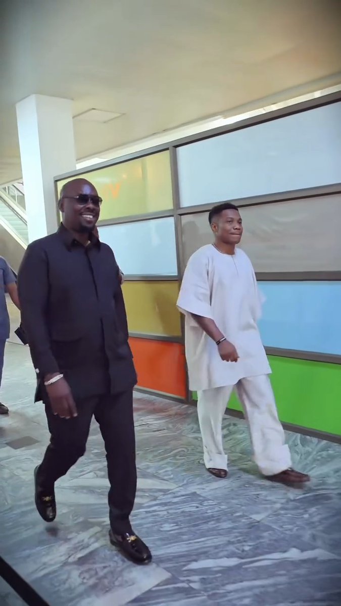 Obi Cubana celebrates Pastor Jerry Eze’s birthday by gifting him a mansion. 🏠