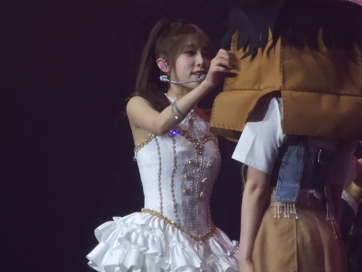 hitomi as special appearance for sugar performance!🤍