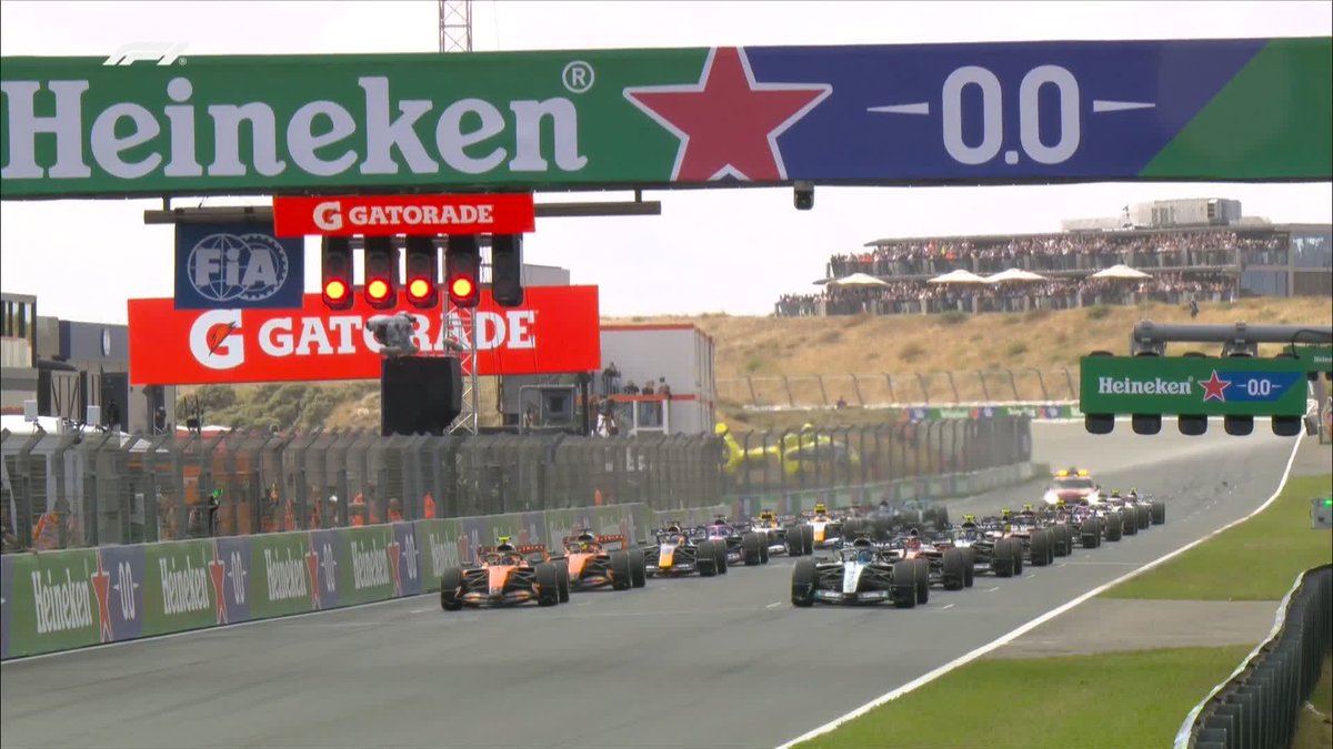 It’s lights out in Zandvoort for the Dutch GP Sprint! 🚦