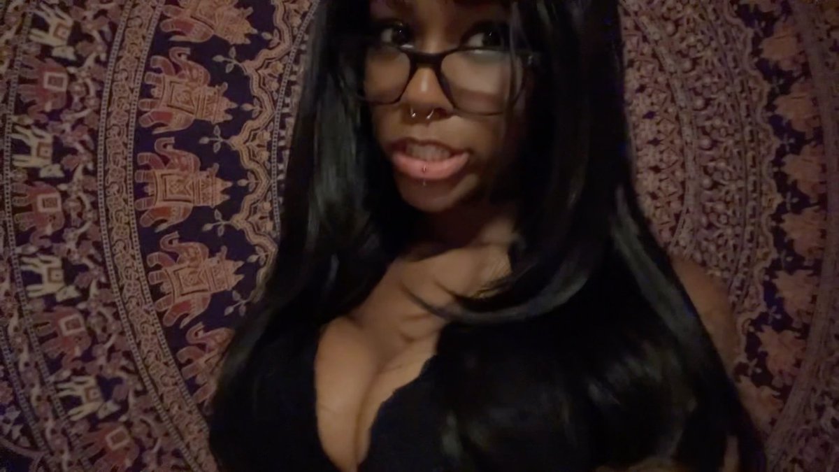 kitti koffin’s intro 𑄝੭ #nsfwtwt intro ♡ ᰔ・21f she/her ᰔ・switch but very sub leaning ᰔ・bi ᰔ・loves soft n hard kinks ᰔ・i enjoy exploring many different kinks ᰔ・i sell #intro #nsfw #nsfwtwt #lewd #seller #selling #content #bw #bwwm