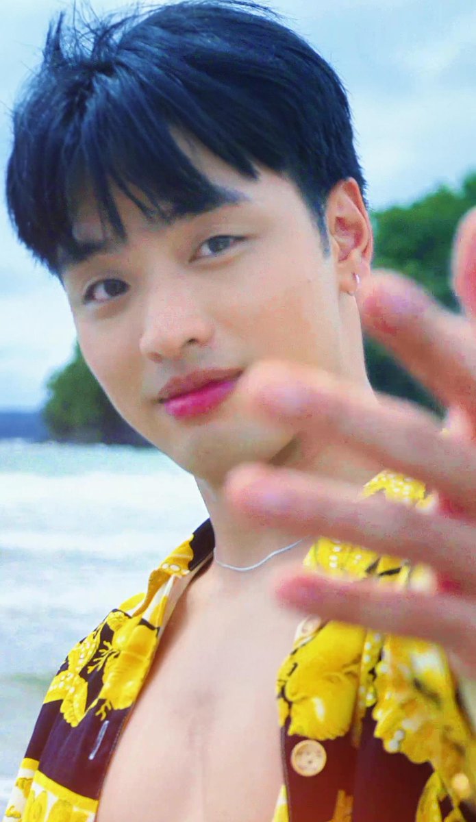 "I want an adventure." 🌴 Meet The Gio-Target Chinito of Sparks Camp Season 4, GIO! 💅✨ Coming this September, exclusively on iWant! #SparksCamp4 #SparksCamp4Campers #SparksCampGio